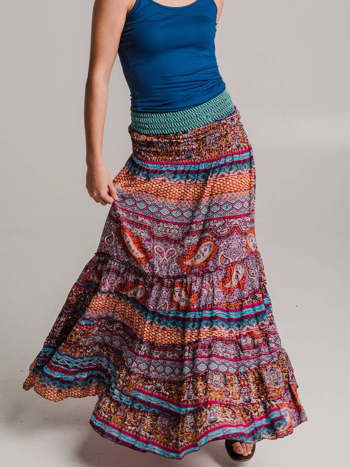 Rockkleid Sommerkleid aus Baumwolle, 2-in-1 Boho Maxirock, trägerloses Kleid mit mittlerem Blumenmuster Kauai Rock für den Großhandel von Miss Kitsch