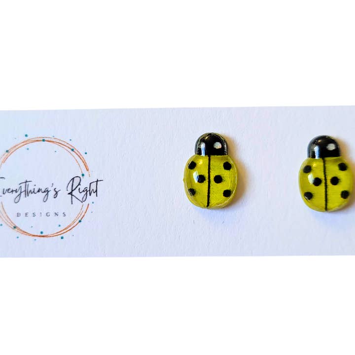 Boucles d'oreilles en forme de coccinelle jaune, boucles d'oreilles pour tous les jours pour la vente par Everything's Right Designs