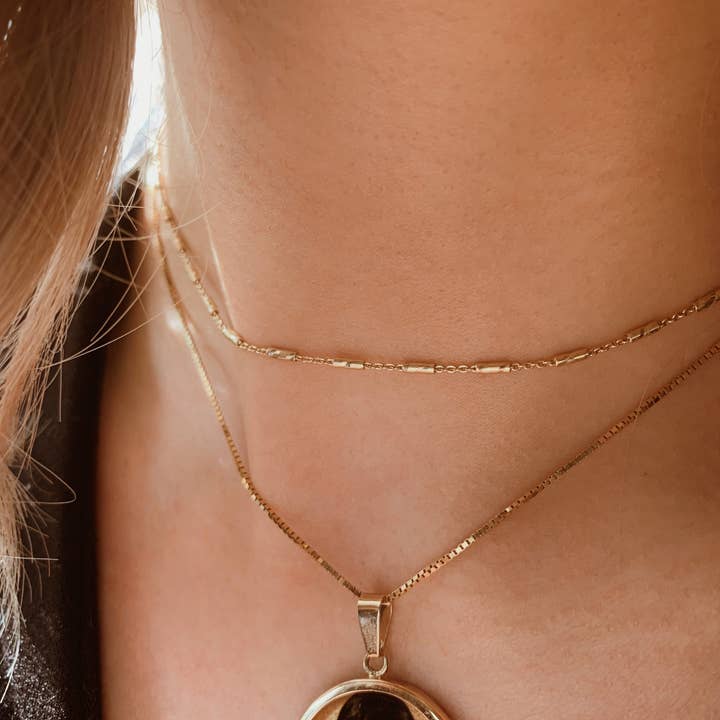 Collier à maillons et à cylindre pour la vente par Kimiya Designs