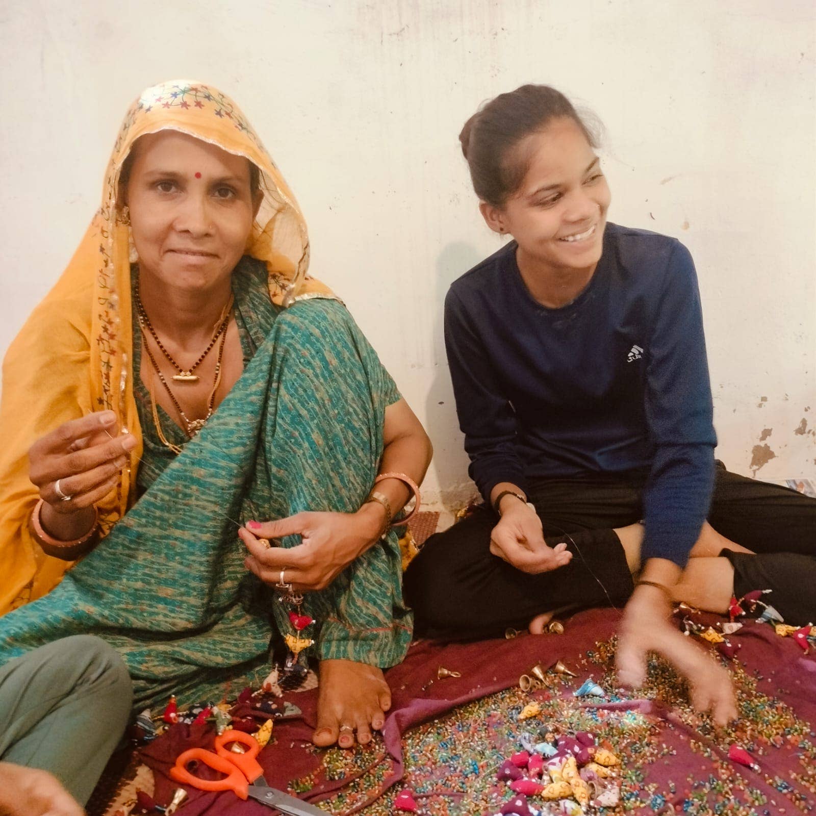 Indika - Wholesale Ornament - Prosperity Hen Ornaments, Large Multicolor 2