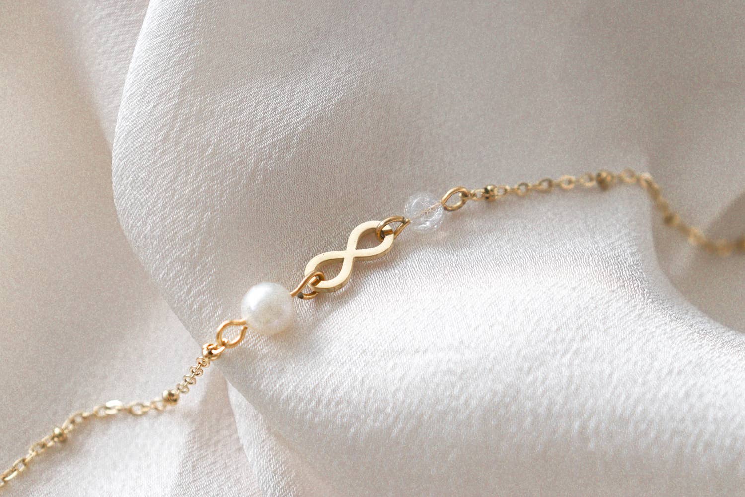 Saint Clairmont - Wholesale Charm/Dangle Bracelet - Infinity & Pearl Bracelet - Gold1