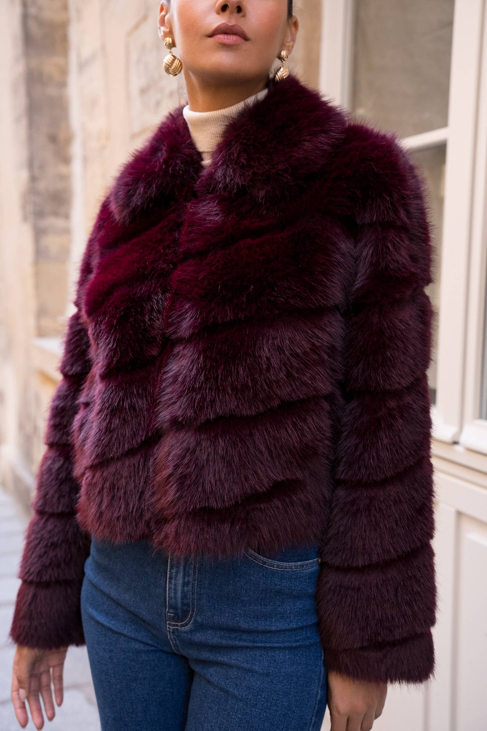 Attentif Paris - Wholesale Fur/Faux Fur Coat - Women's - Short faux fur coat with long hair and oblique stripes16