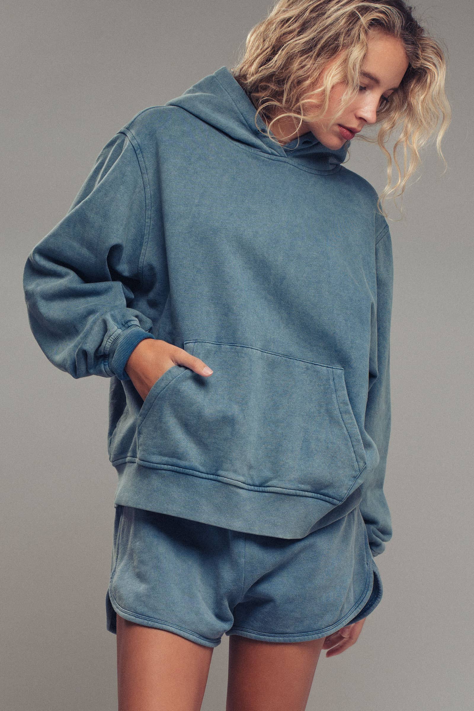 Urban Daizy - Wholesale Hoodie - Women's - Vintage Wash Oversized Brushed Hoodie23