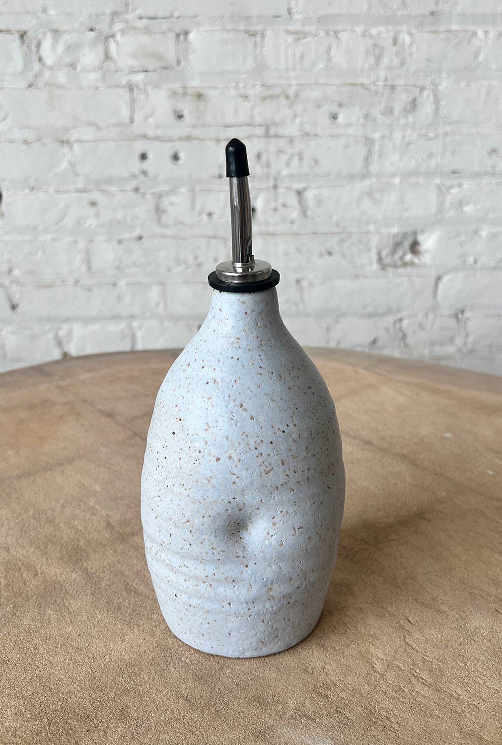 Gina DeSantis Ceramics – Galheteiro por atacado – Cruets de Óleo Luna3