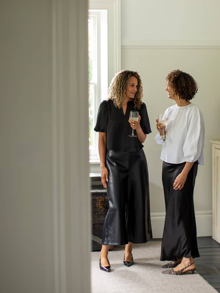 CHALK – wholesale Skirt – Women’s – Gina Skirt | Black1