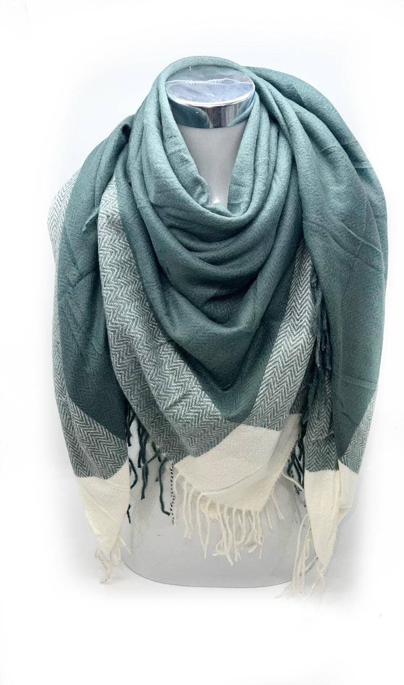 LINETA - Wholesale Scarf - Women's - HG-34 Large square scarf with long fringes3