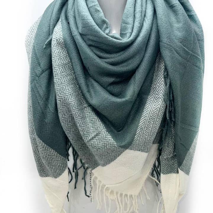 LINETA - Wholesale Scarf - Women's - HG-34 Large square scarf with long fringes3