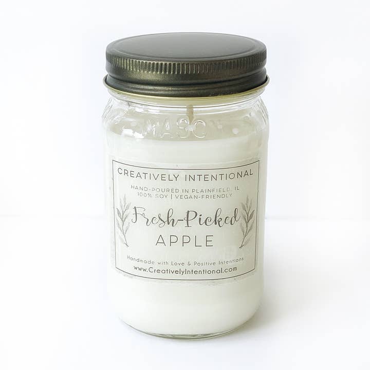 Bougies de soja aux pommes fraîchement cueillies pour la vente par Creatively Intentional Candle Co.