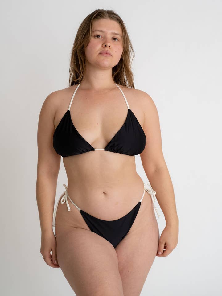 Triangle Bottom/Nero e avorio per la vendita all'ingrosso da parte di THE SALTWATER COLLECTIVE