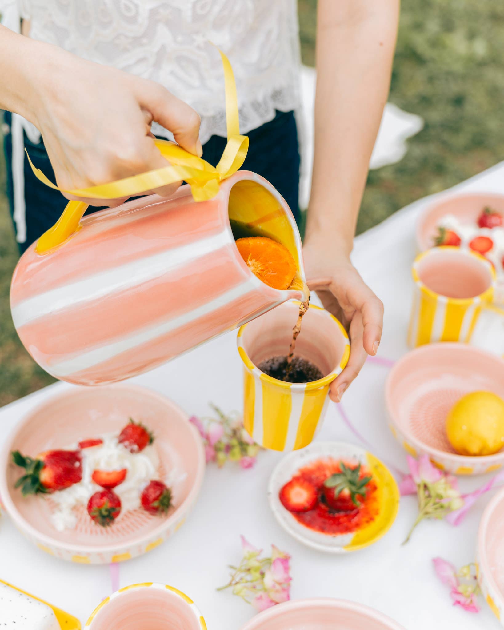 Alfar Tierra Cocida - Vendita all'ingrosso Caraffe - Brocca in ceramica con righe rosa e gialle 21 cm - VALENTINA7