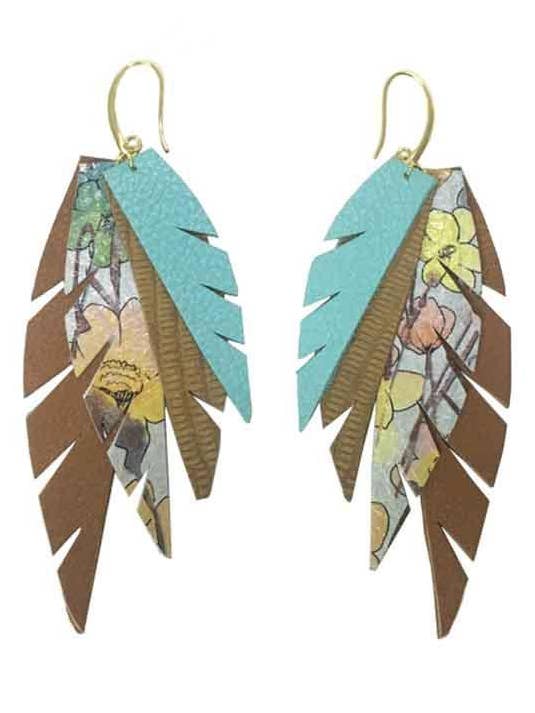 Pendiente de cuero en capas - Turquesa/Tan floral para venta al por mayor de The Supply Society