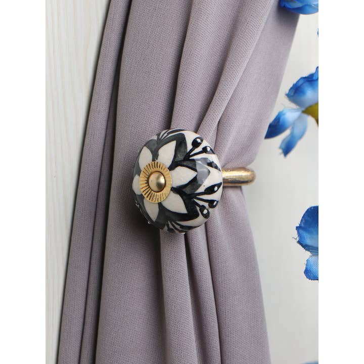 KNOBCO - Wholesale Knob/Pull - Unique Black And White Decorative Ceramic Flower Curtain Tie Back Hook Rustic Bathroom Towel Hook Antique Hook (Set of 2)