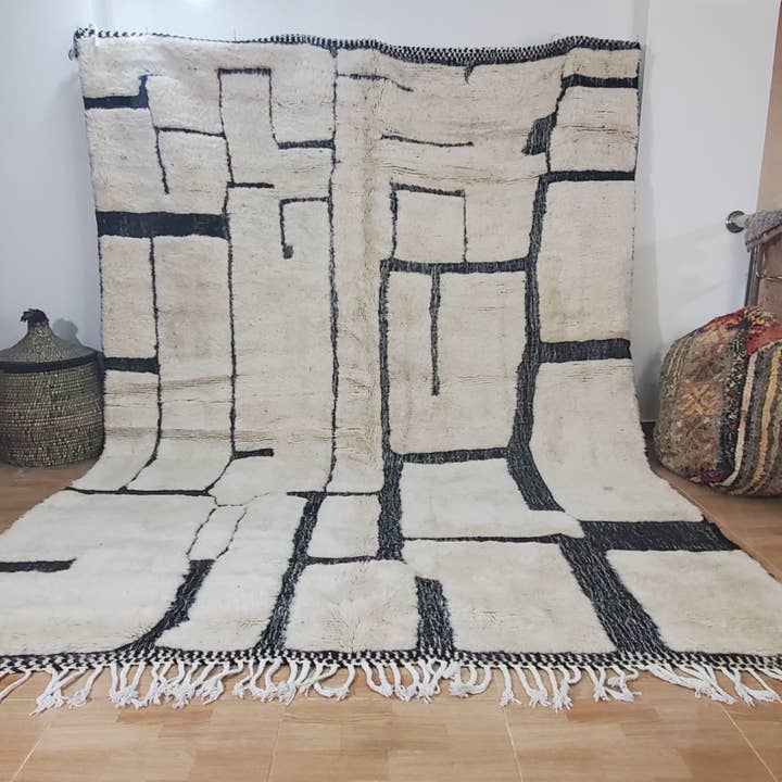 100% HANDGEFERTIGTER MAROKKANISCHER TEPPICH 150 - 250 cm Nr. 872 für den Großhandel von Maroccarpets Poufs and pillows wholesale +31648976894