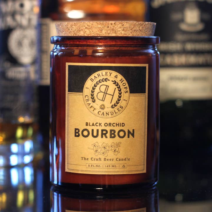 Candela Bourbon Orchidea Nera per la vendita all'ingrosso da parte di Barley & Hops Craft Candles