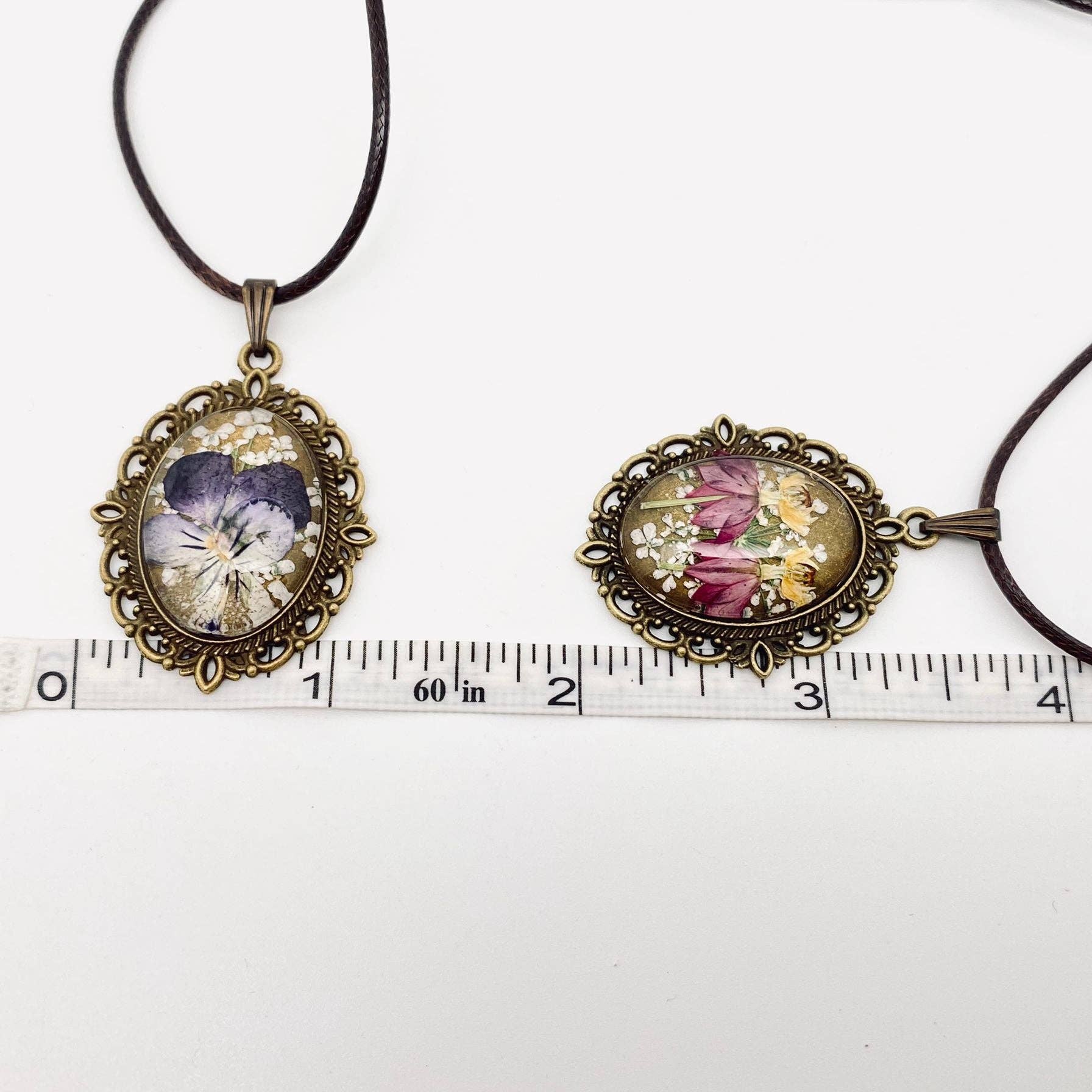 Mio Queena - Wholesale Pendant/Charm Necklace - Palace Style Dried Flowers Floral Vintage Charm Necklace-PDF6