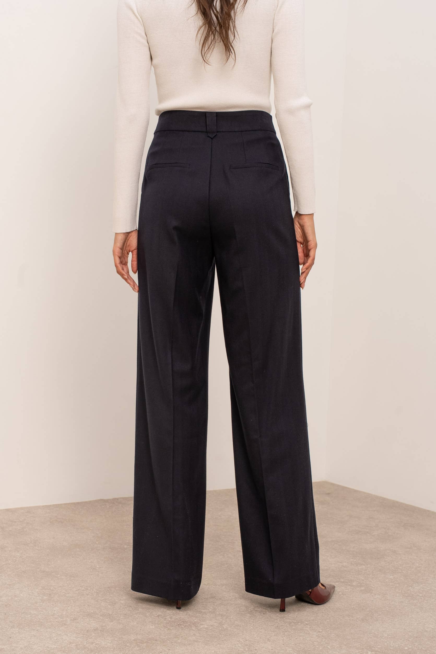 Attentif Paris - Wholesale Suit Pants - Women's - Straight-cut tailored trousers4