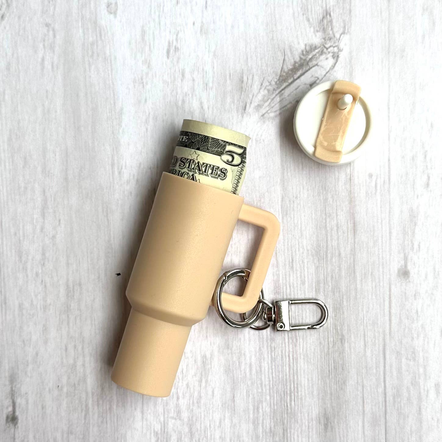 iconic mi - Wholesale Keychain - Women's - Mini Tumbler Keychain Carry Storage Container Cream1