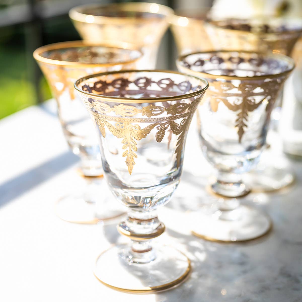 Arte Italica & Crown Linen Designs - Wholesale Wine Glass - Vetro Gold Wine Glass4