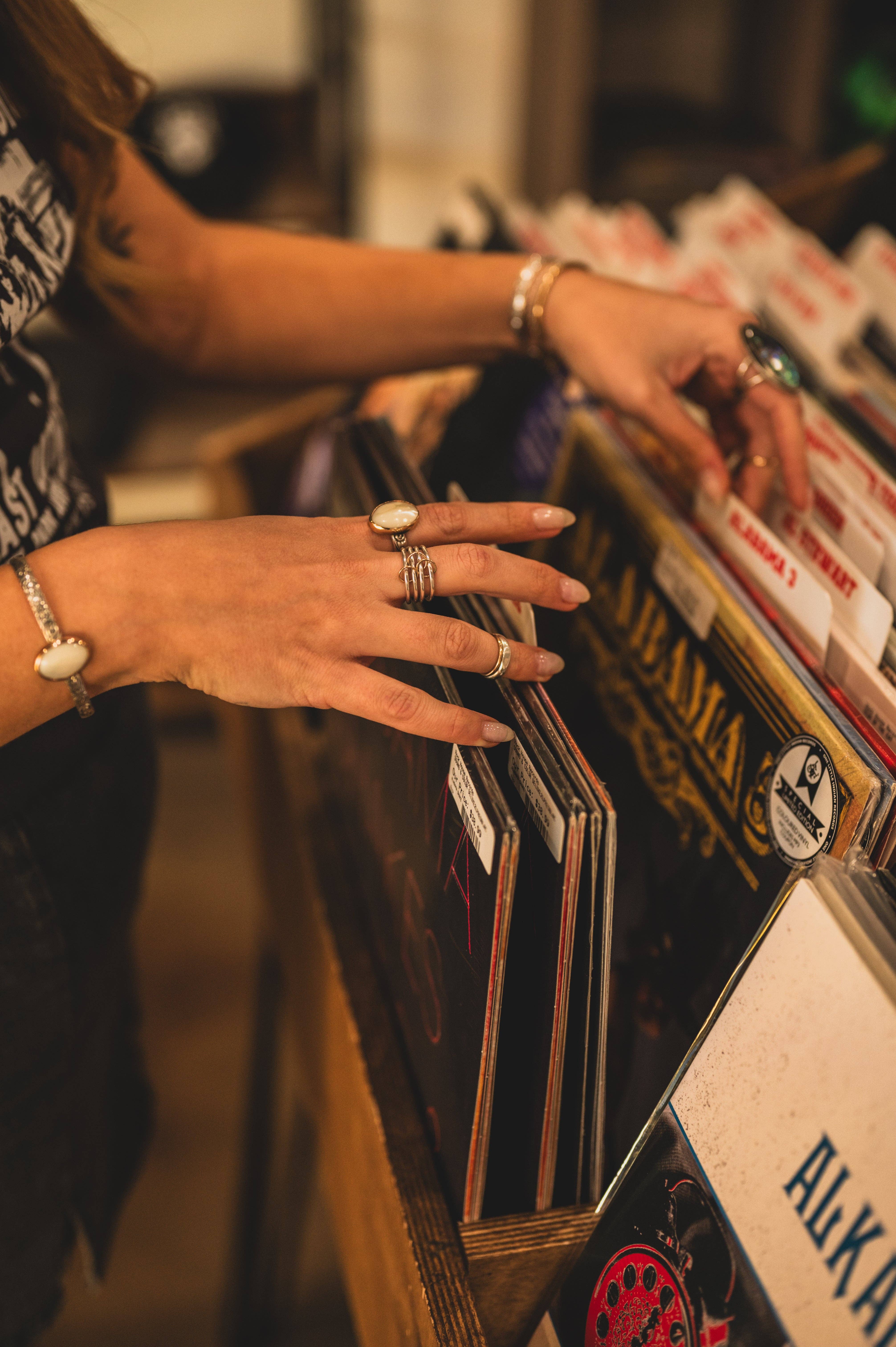 Dazed and Topazed - Wholesale Band/Stacked Ring - Rings Of Saturn2