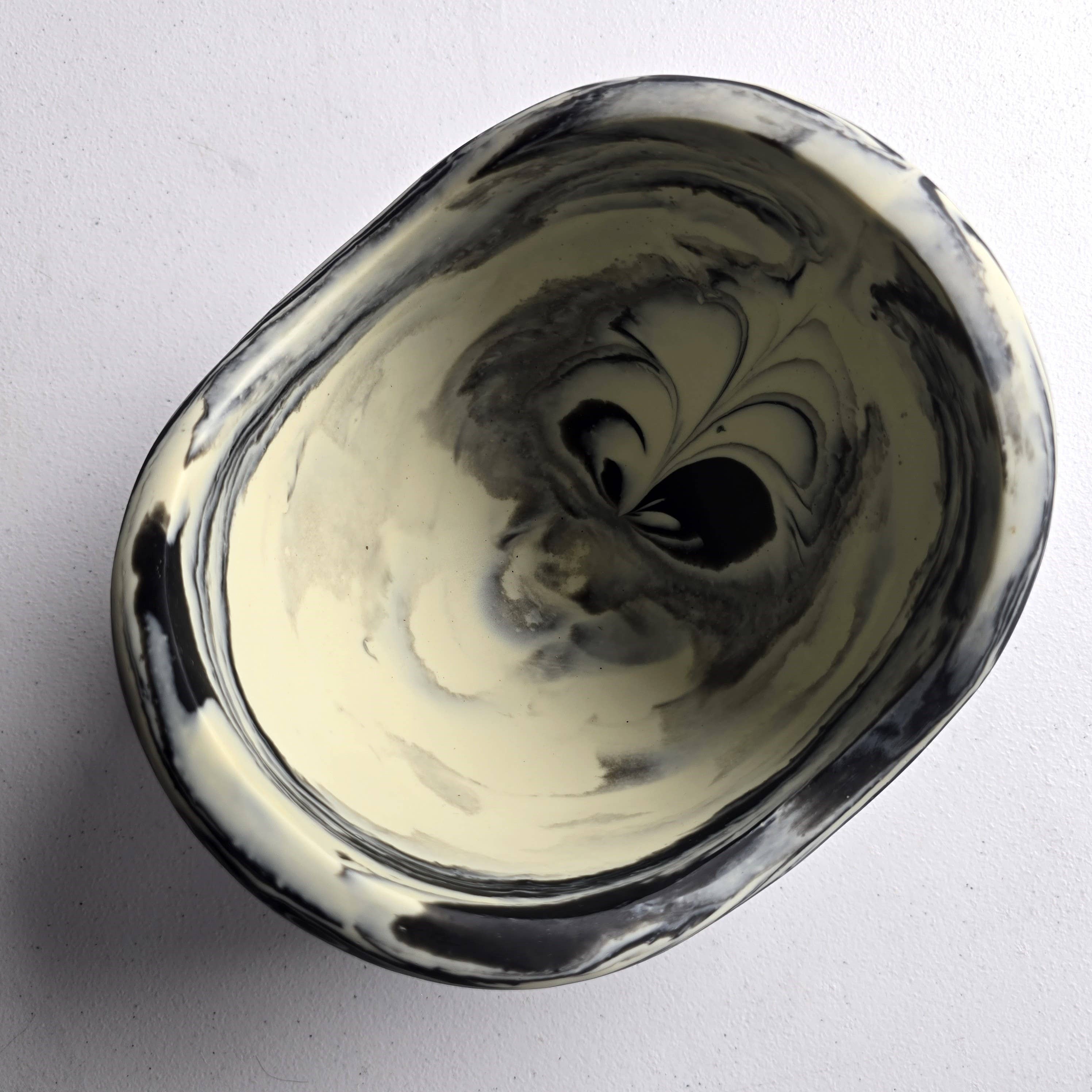 Gibb & Daan - Wholesale Serve Bowl - Organic Shape Resin Bowl - Entryway Catchall - Small Size 2