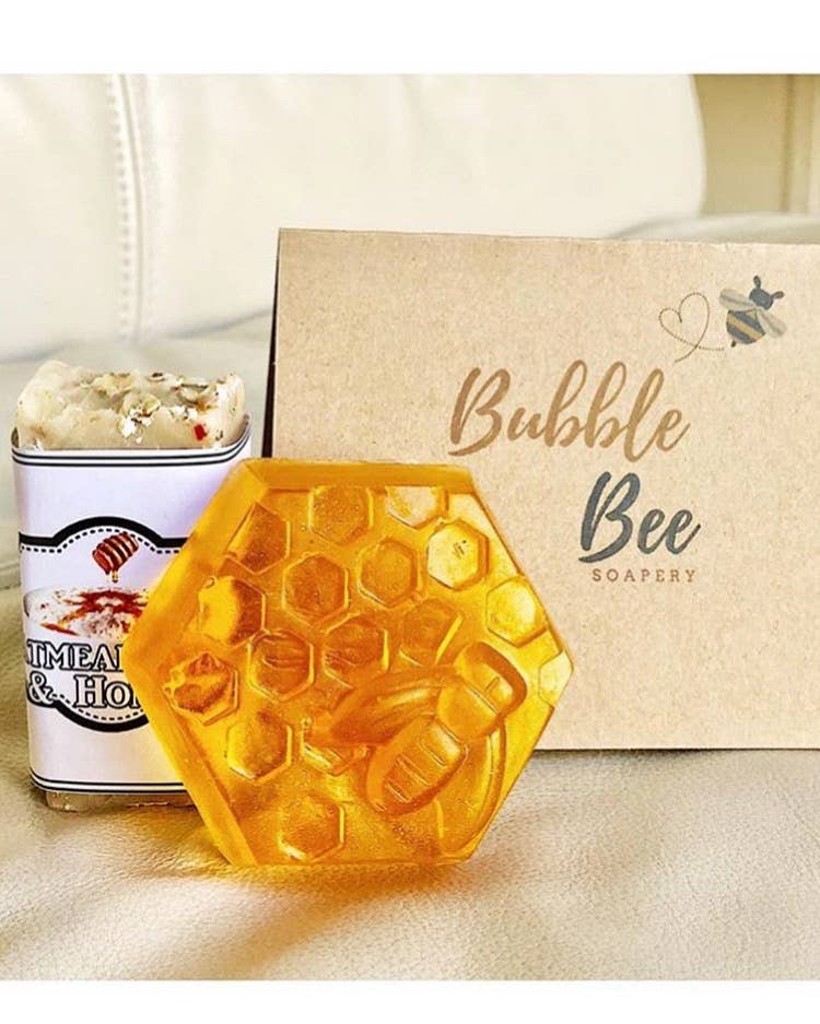 Bubble Bee Soapery - Wholesale Zeepblok - Honingraat Queen Bee Zeepbar Kamperfoelie Geurend2