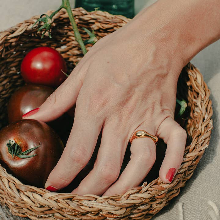 Nordic Muse – wholesale Band/stacked ring – Gold Fluid Band Ring, Waterproof7