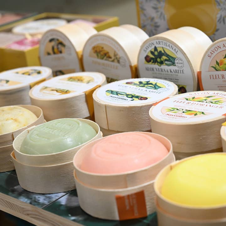 MAITRE SAVONITTO - Wholesale Bar Soap - Lemon soap in wooden box 100g3