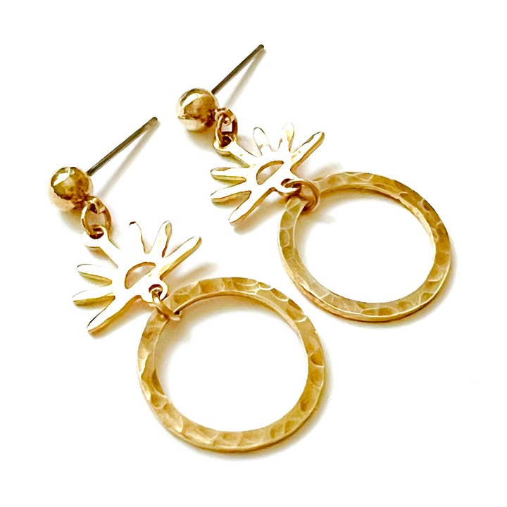 Petites créoles Rise pour la vente par Blue Begonia