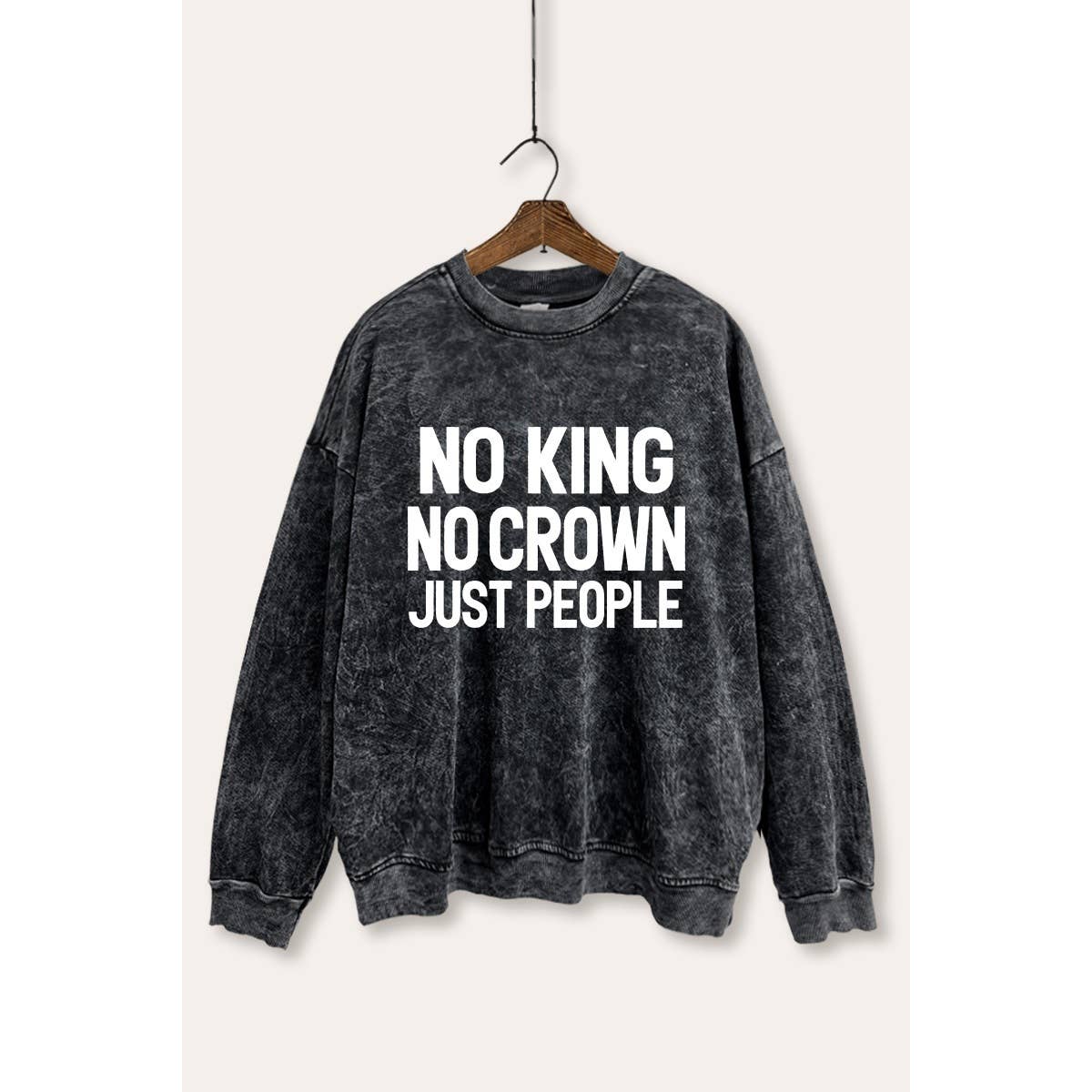 VINTAGE POINT USA - Wholesale Graphic Sweatshirt - Women's - NO KING NO CROWN MINERAL WASH GRAPHIC SWEATSHIRT9
