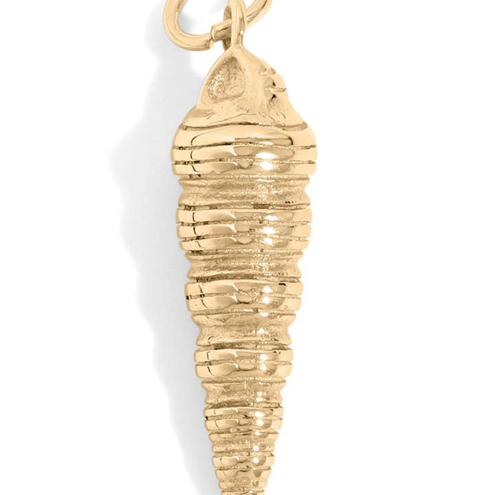 Breloque en forme de corne en acier inoxydable PVD or 18 carats pour la vente par Sunflower Soul Boutique