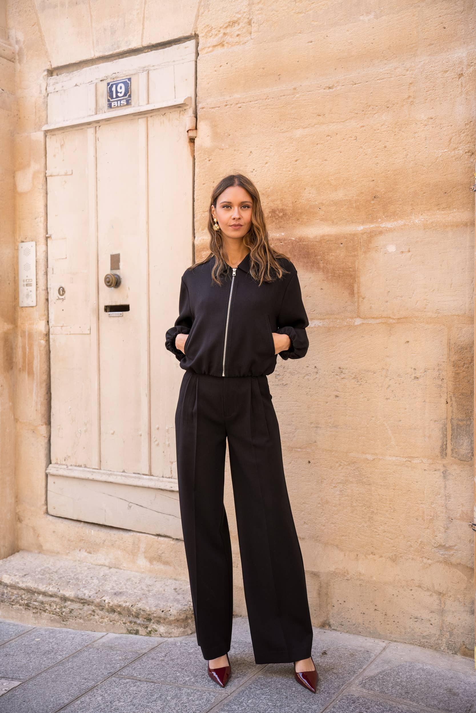 Attentif Paris - Wholesale Bomber Jacket - Women's - [Aura] Short zip-up bomber jacket with shirt collar1