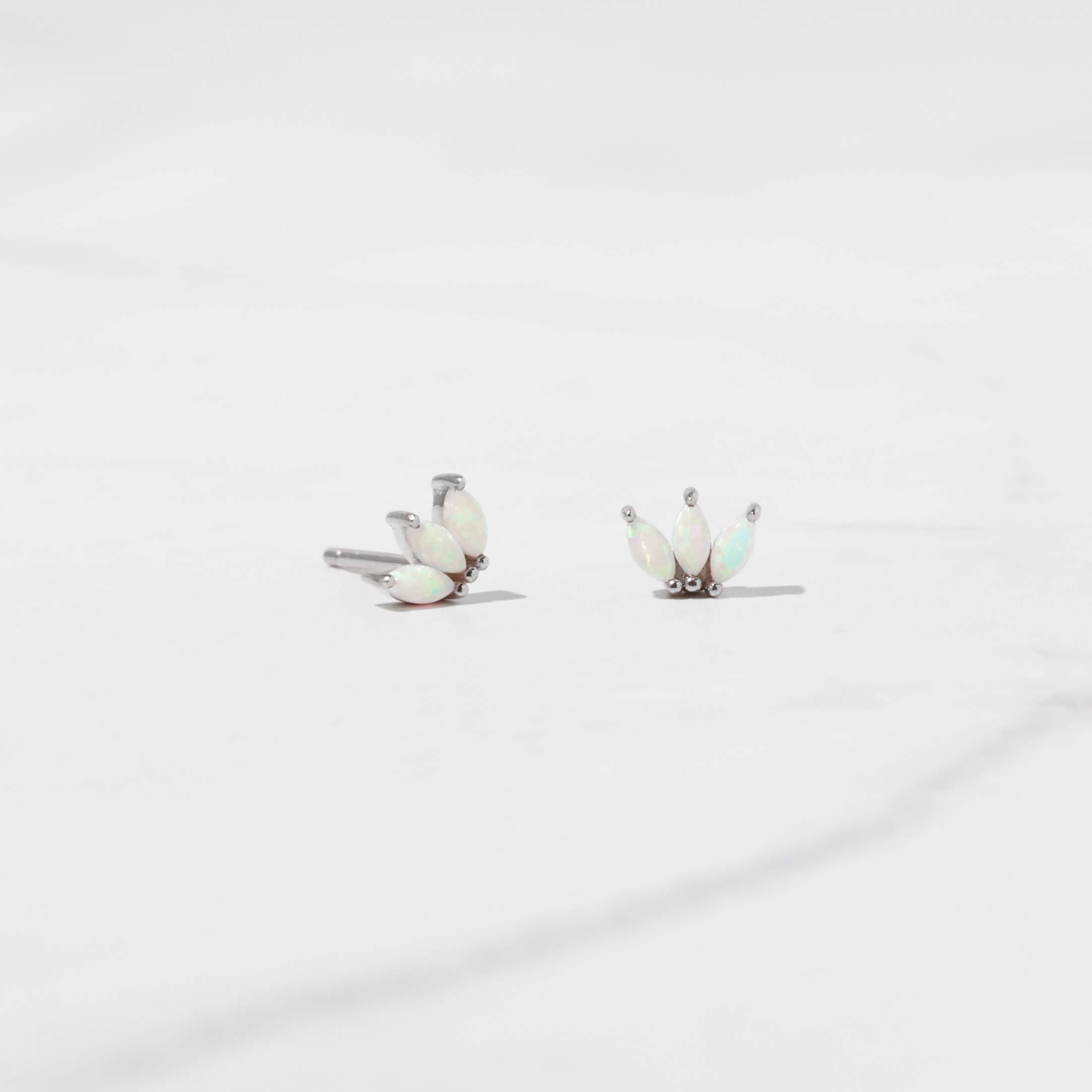 Sami Jewels - Wholesale Knopjes/oorstekers - Kleine oorstekers met opaalblaadjes4