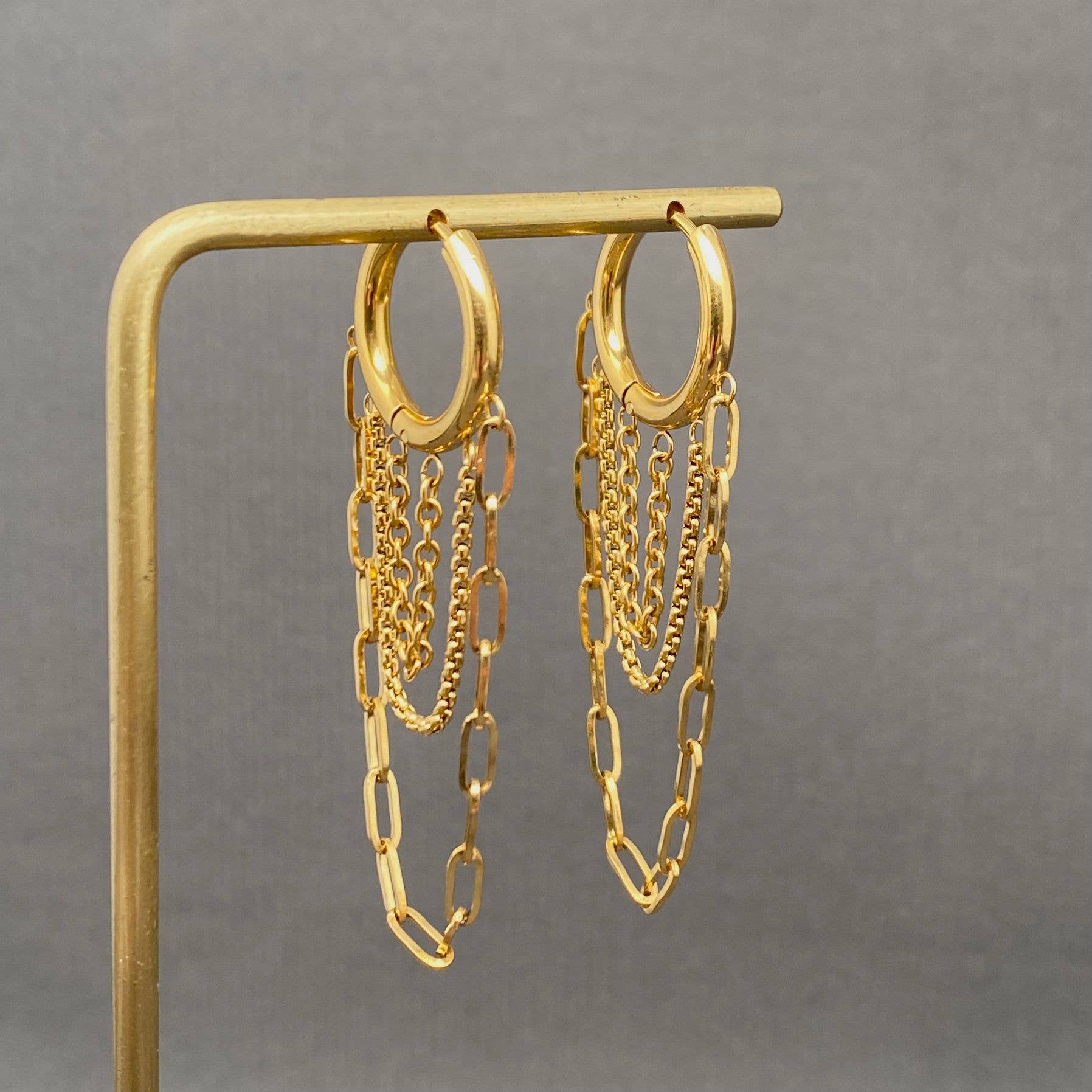 Mio Queena - Wholesale Huggie Earrings - Chain Fringe 18K Gold Plated S.Steel Huggie Earrings - FGS