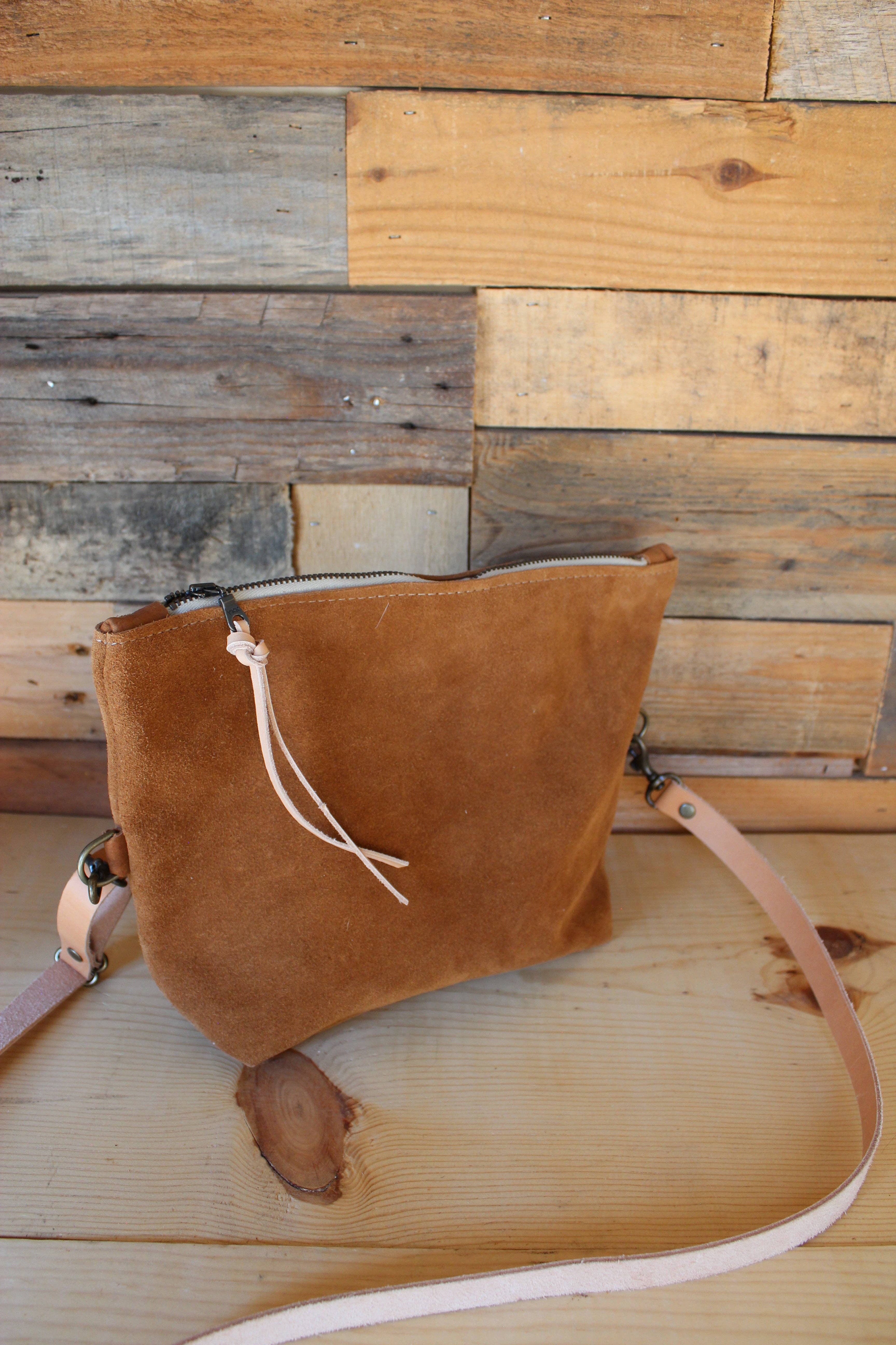 Olive n' Suede - Wholesale Crossbody Bag - Women's - Square Side Bag1