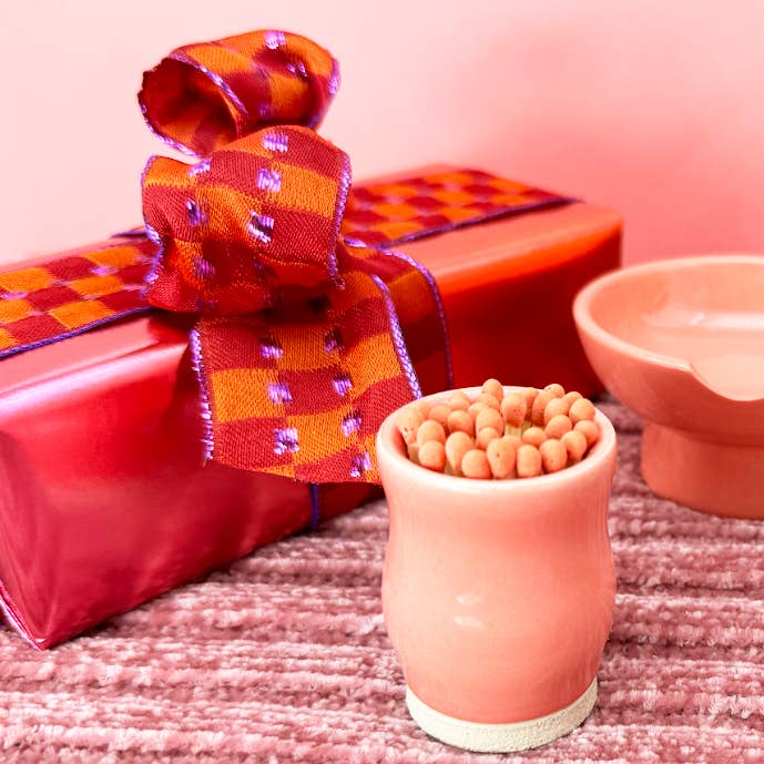 Encendedor de cerillas Manhattan en O'Keeffe Camellia para venta al por mayor de House of Puff