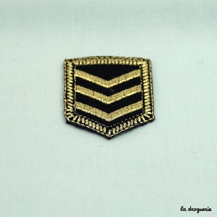 LA DROGUERIE - Wholesale Patch - "Crest 'chevron shield'"1