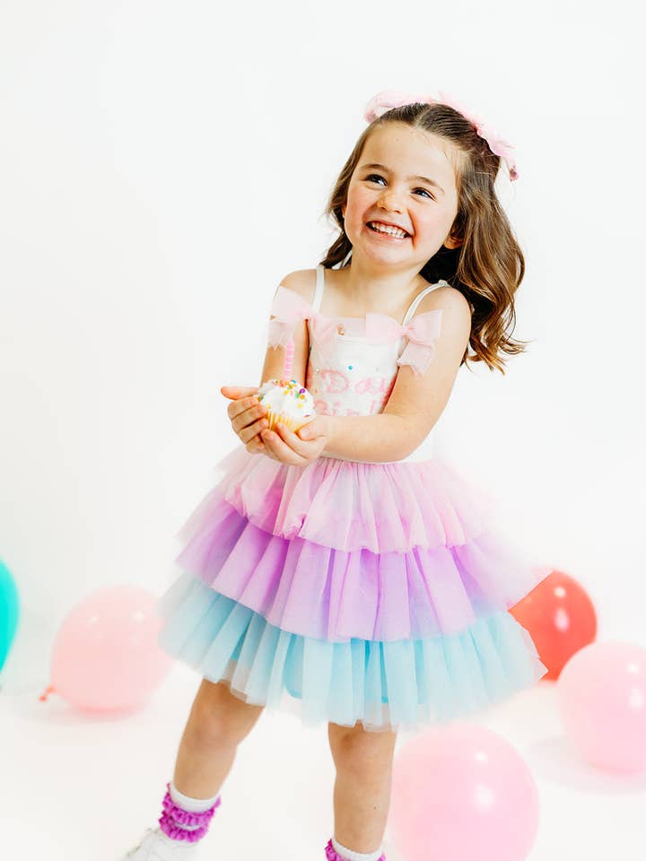 Robe en tulle à bretelles spaghetti "Fille d'anniversaire" pour la vente par Three Wildflower Designs