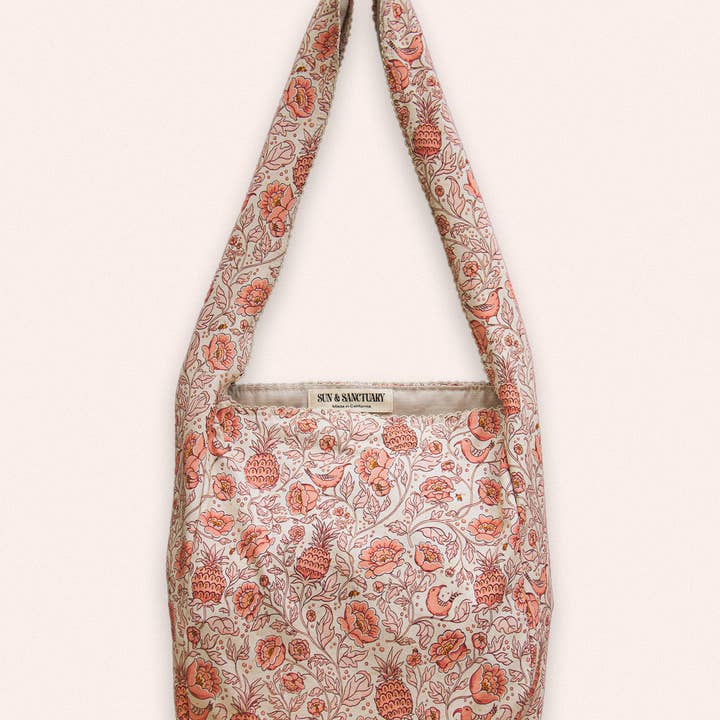 Sun & Sanctuary - Wholesale Tote Bag - Women's - The Solvang Tote Bag in Pink Pineapples