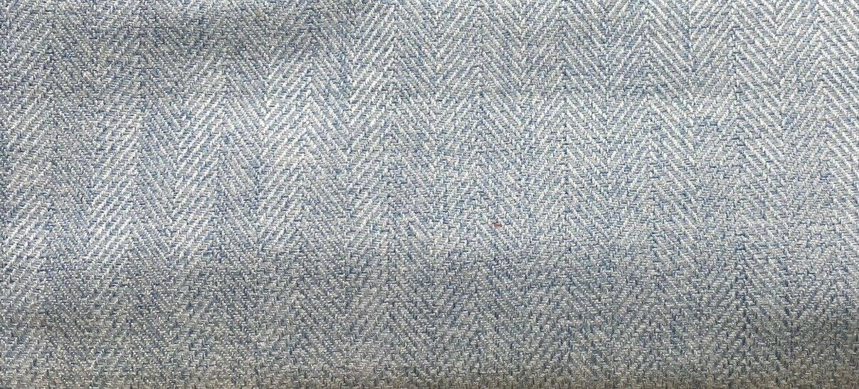 Fancy Styles Fabric - Vendita all'ingrosso Tessuto - Tessuto per tappezzeria di design Baroness Phoebe in tweed con motivo a chevron spina di pesce - Azzurro pallido1