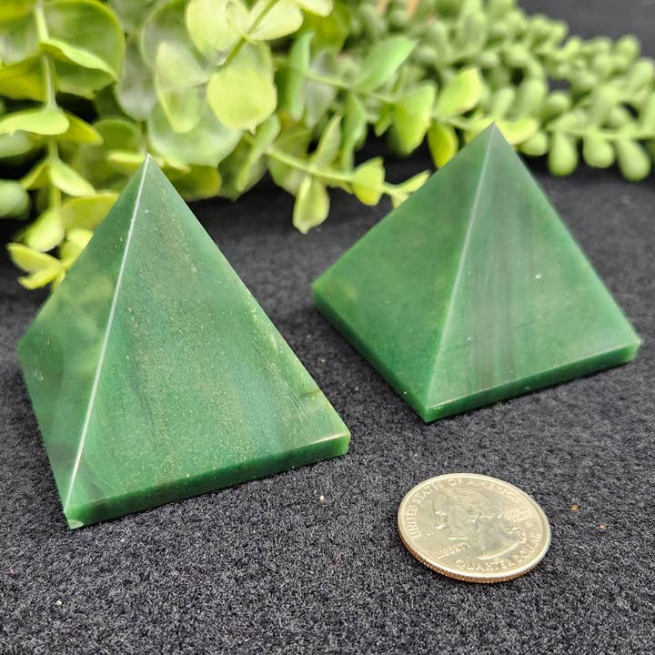 Meraki Gemstones - Wholesale Spiritual Stone/Crystal - Jade Green Polished Semi-Precious Gemstone Pyramid -5cm3