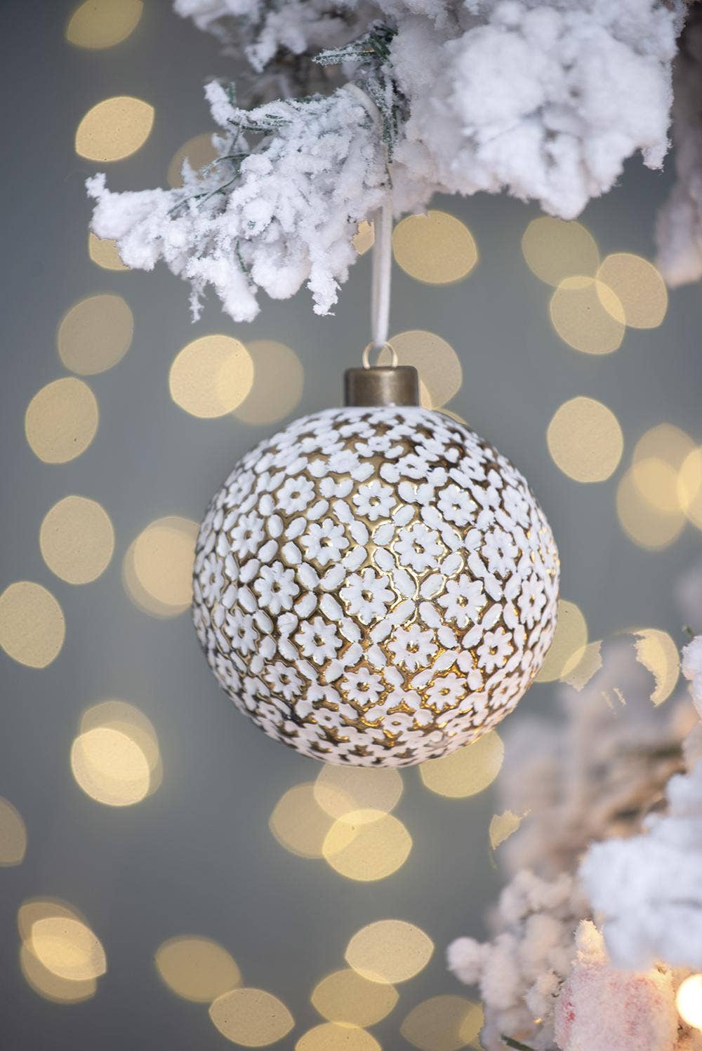 A&B Home Group Inc. - Wholesale Ornament - D4" Glass Xmas Ball Ornament - White/Gold0