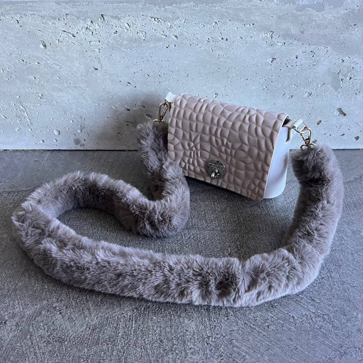 Latte op wit met nertsbont voor wholesale door Moost Bags