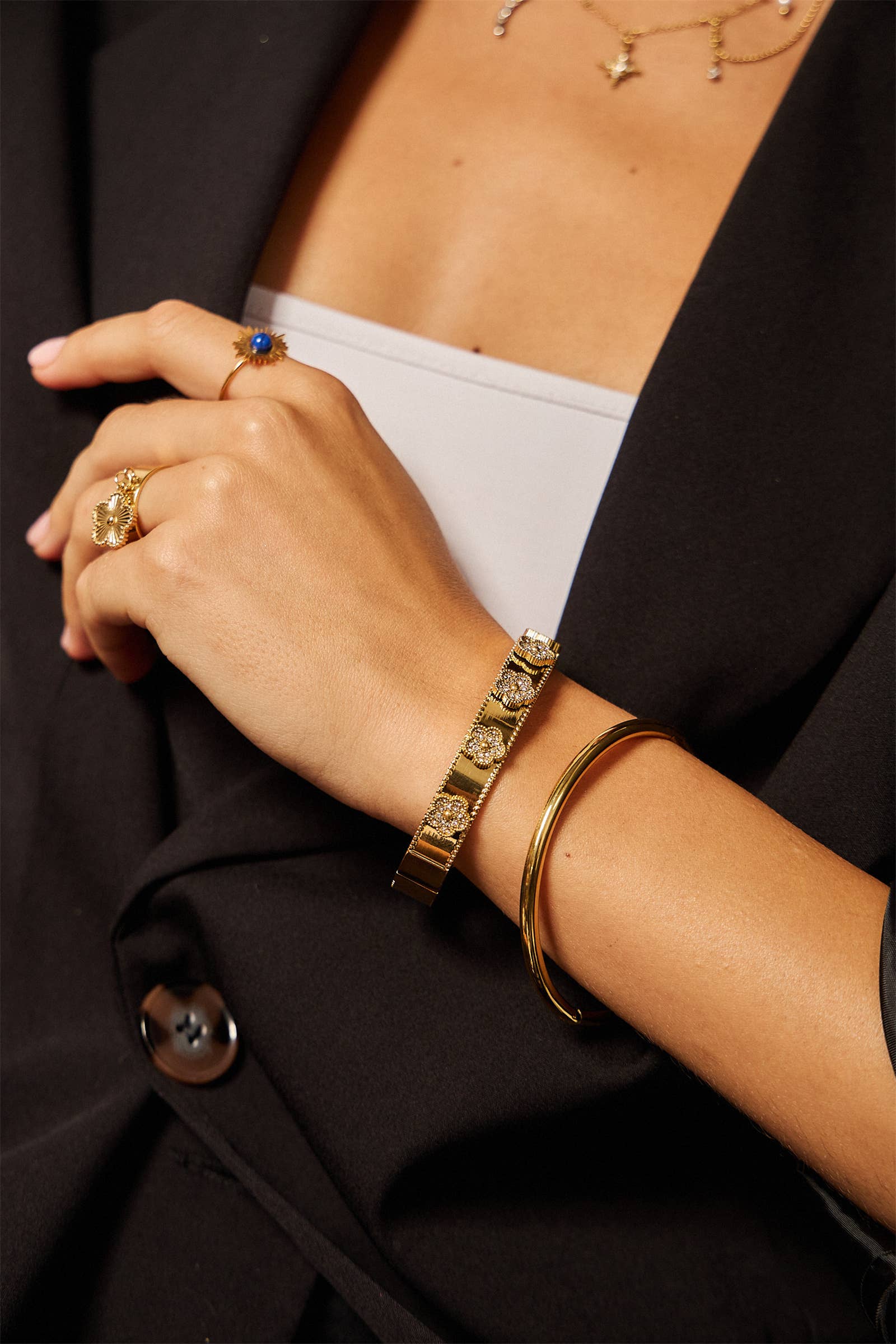 BELLISSIMA BIJOUX - Wholesale Bangle Bracelet - Openable Bangle Bracelet in Gold Stainless Steel – Elegance1