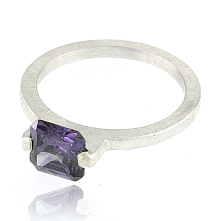 KF 749CZA for wholesale by Mysterium Collection