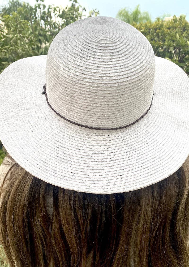 Blanc Chapeau de soleil Outrigger en vente sur Faire1