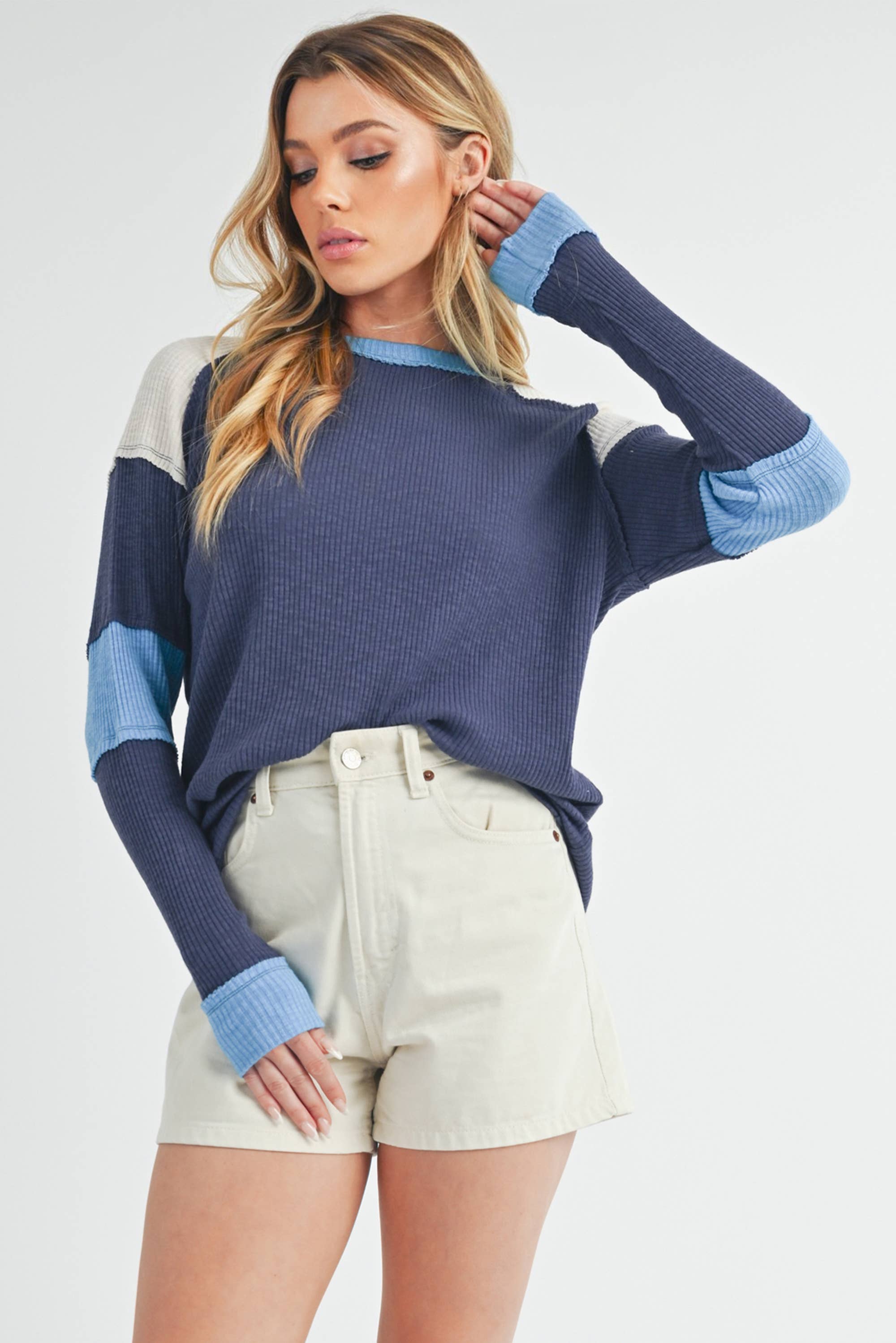 AEMI + CO – Engroshandel Strikket top - Dame – 8327EK Gretel Colorblock Lagertop 19