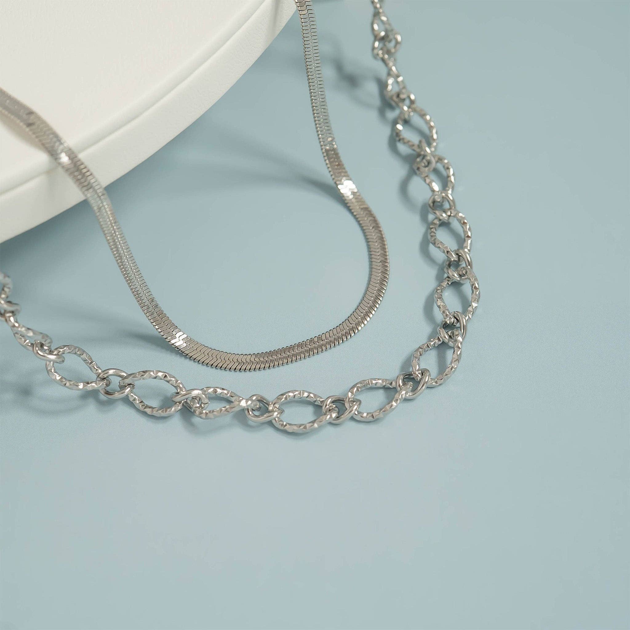 WJW - Wholesale Link & Chain Necklace - 18K Gold PVD Stainless Steel Hammered Oval Chain Necklace5