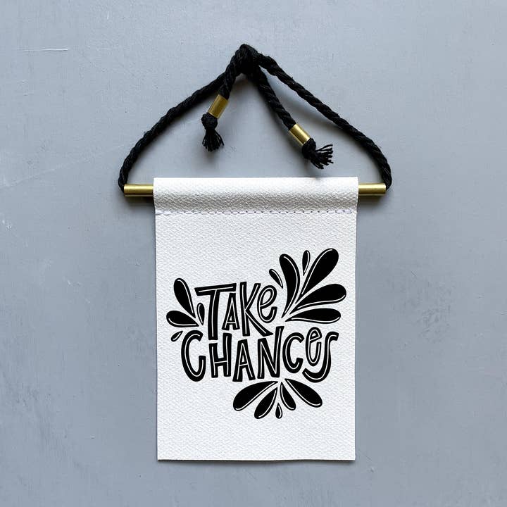 Neem kansen messing en touwhangende banner voor wholesale door Studio 336