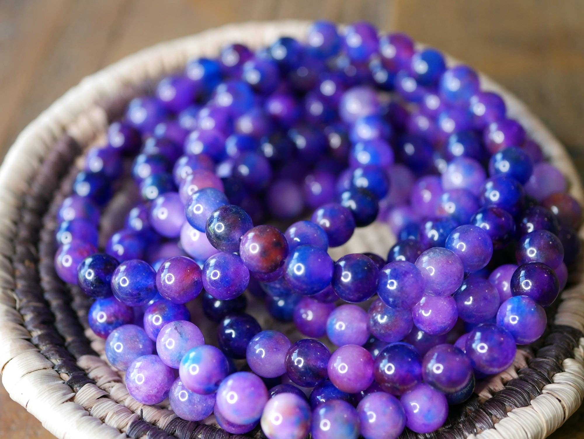 Superior Stones & Gifts INTL LLP – Engroshandel Perlearmbånd – Ædelsten strækarmbånd Lilla Madness Agate Forbedret1