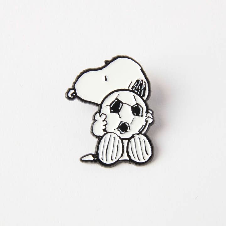 Magpie - Wholesale Lapel Pin/Button - Peanuts Sport Pin - Football